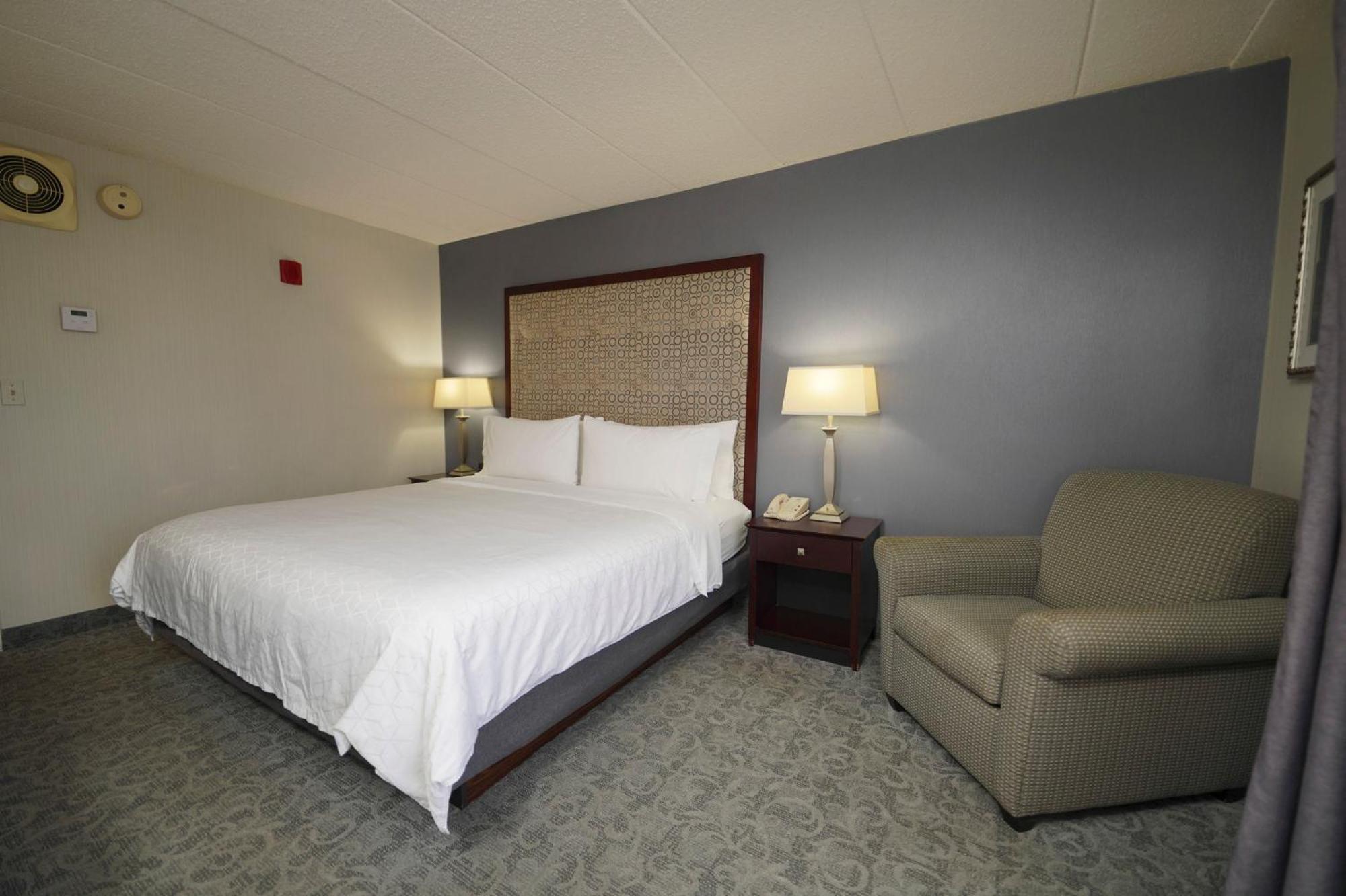 & Chicago-carol Stream Wheaton By Ihg Hotel