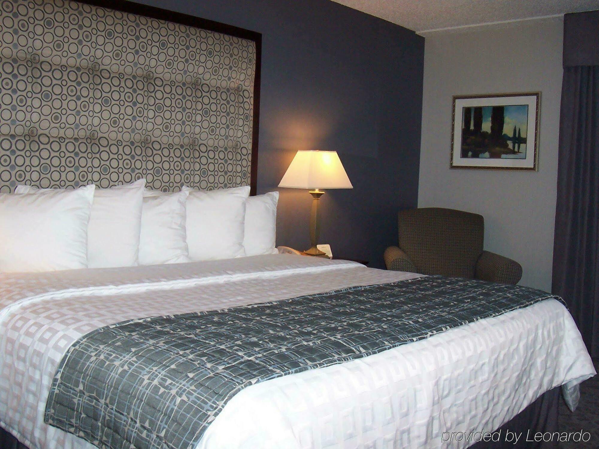 & Chicago-carol Stream Wheaton By Ihg