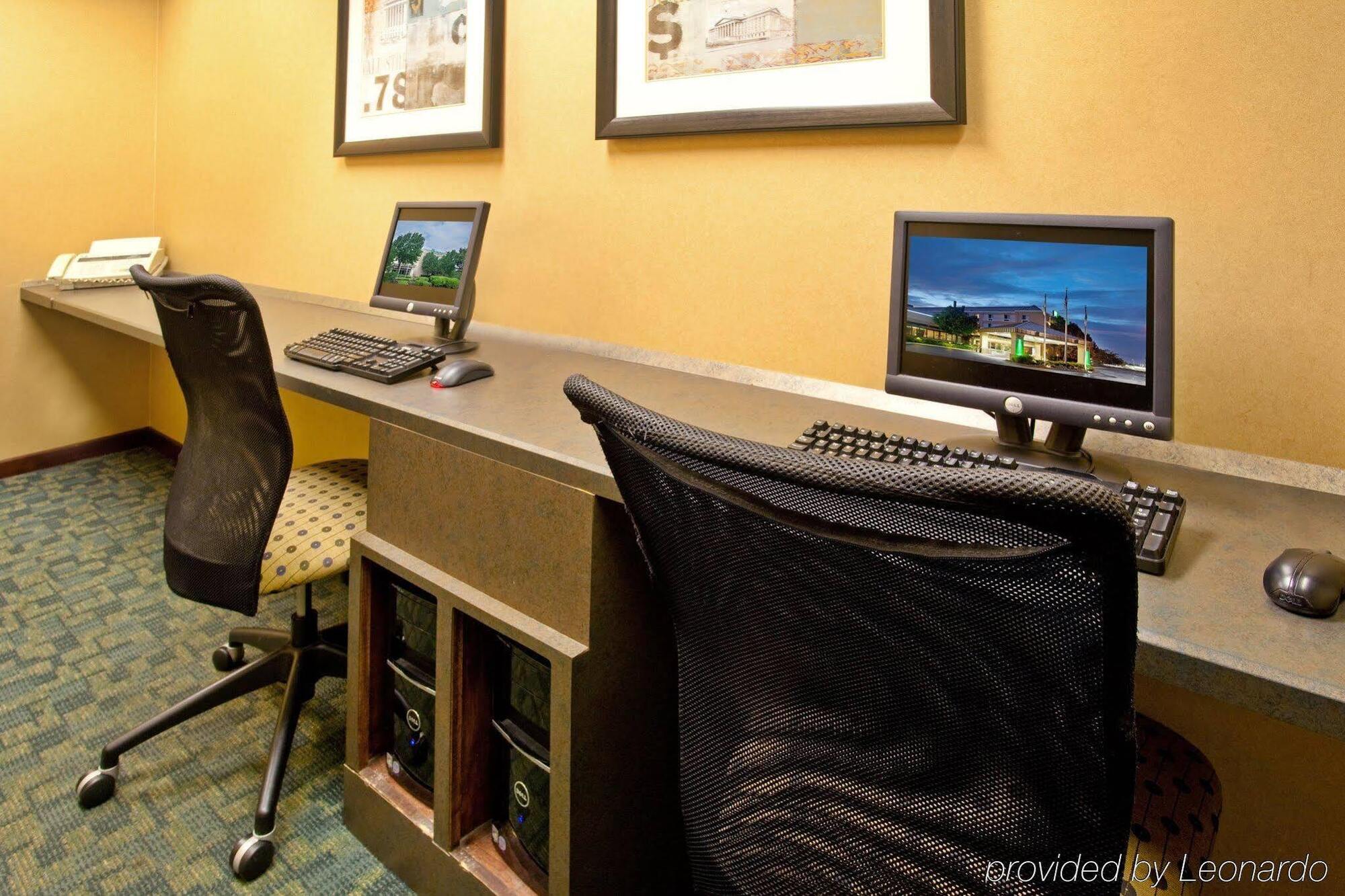 Holiday & Chicago-carol Stream Wheaton By Ihg Hotel 3*